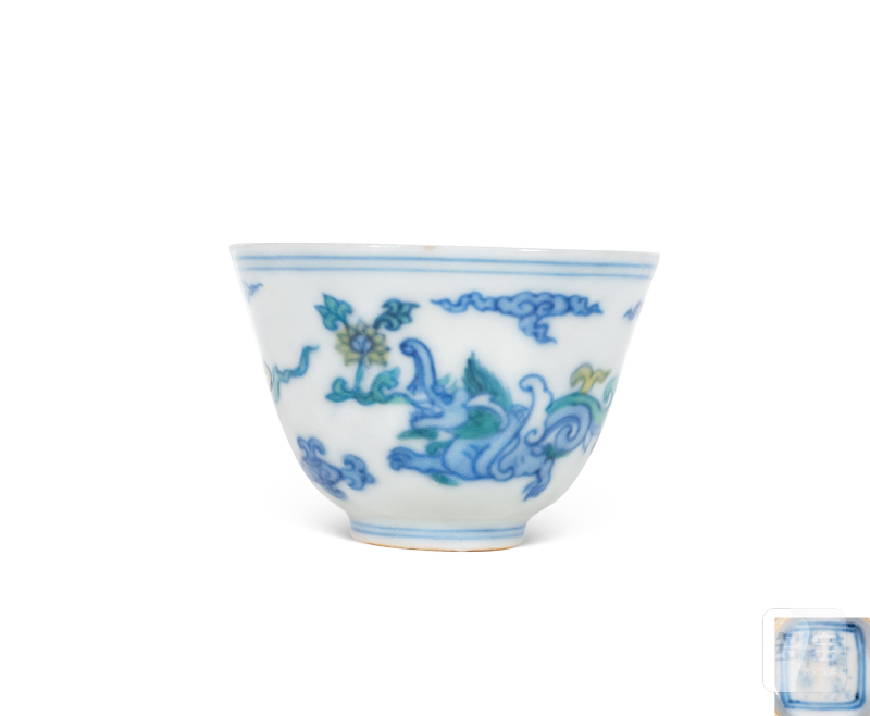 明成化 斗彩螭龙纹杯 - 图1